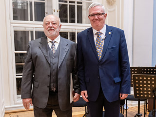 Předání ceny na slavnostním večeru 20. října 2022 v sále pražské HAMU